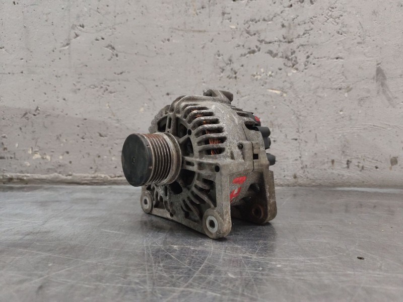 Recambio de alternador para nissan note (e11e) acenta referencia OEM IAM 8200386806  