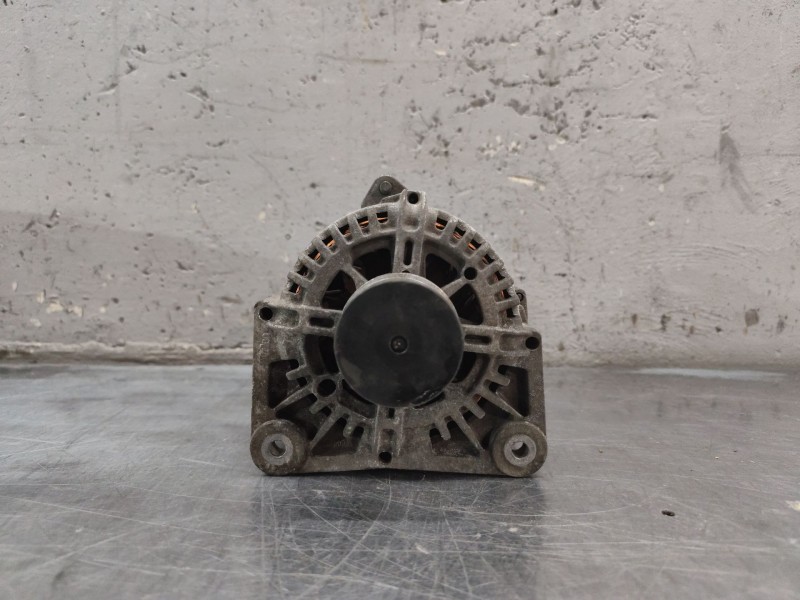 Recambio de alternador para nissan note (e11e) acenta referencia OEM IAM 8200386806  
