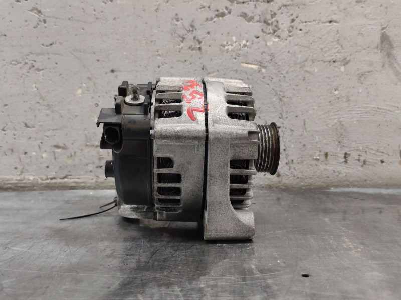 Recambio de alternador para bmw 1 (e81) 118 d referencia OEM IAM 0986082200  
