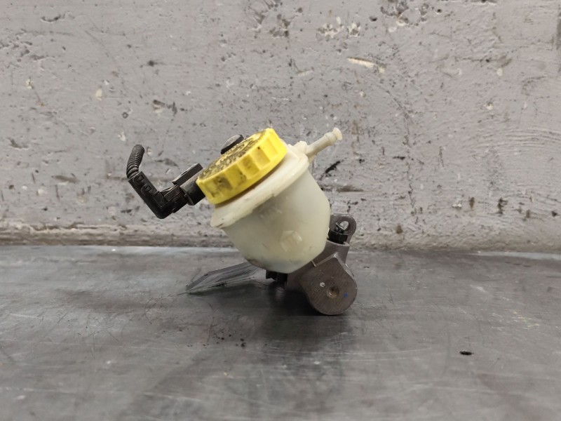 Recambio de bomba freno para volkswagen polo berlina (6n1) básico referencia OEM IAM 21025599  