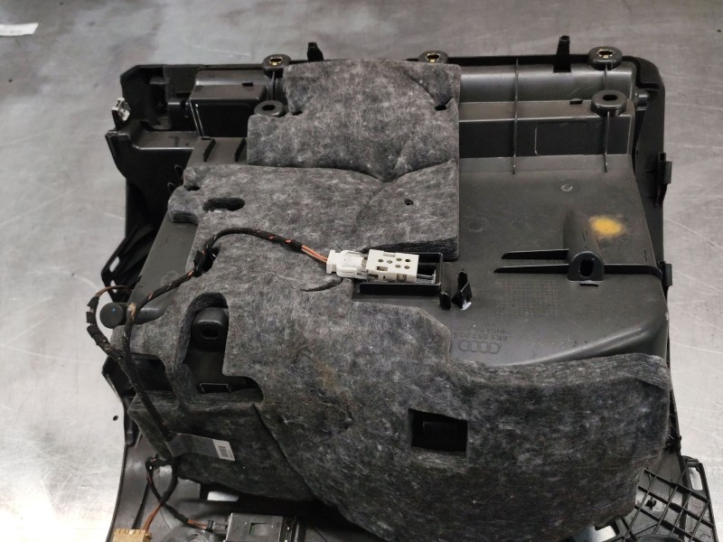 Recambio de guantera para audi a4 ber. (b8) básico referencia OEM IAM 8K1857104B6PS  