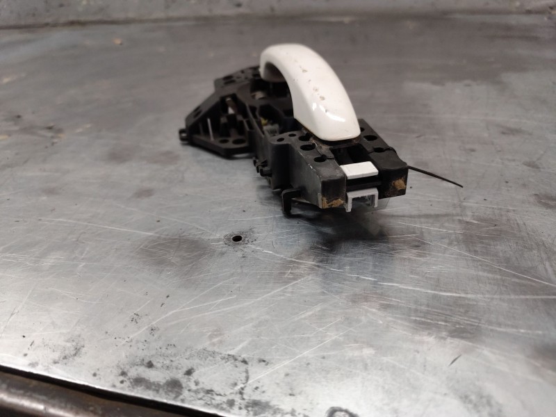 Recambio de maneta exterior delantera derecha para audi a4 ber. (b8) básico referencia OEM IAM 8T0837886  