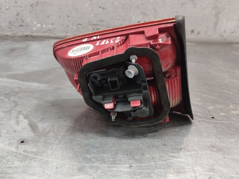 Recambio de piloto trasero derecho interior para volkswagen touran (1t3) 1.6 tdi referencia OEM IAM 2tz010469  