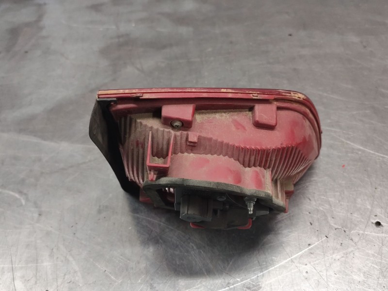 Recambio de piloto trasero derecho interior para volkswagen touran (1t3) 1.6 tdi referencia OEM IAM 2tz010469  