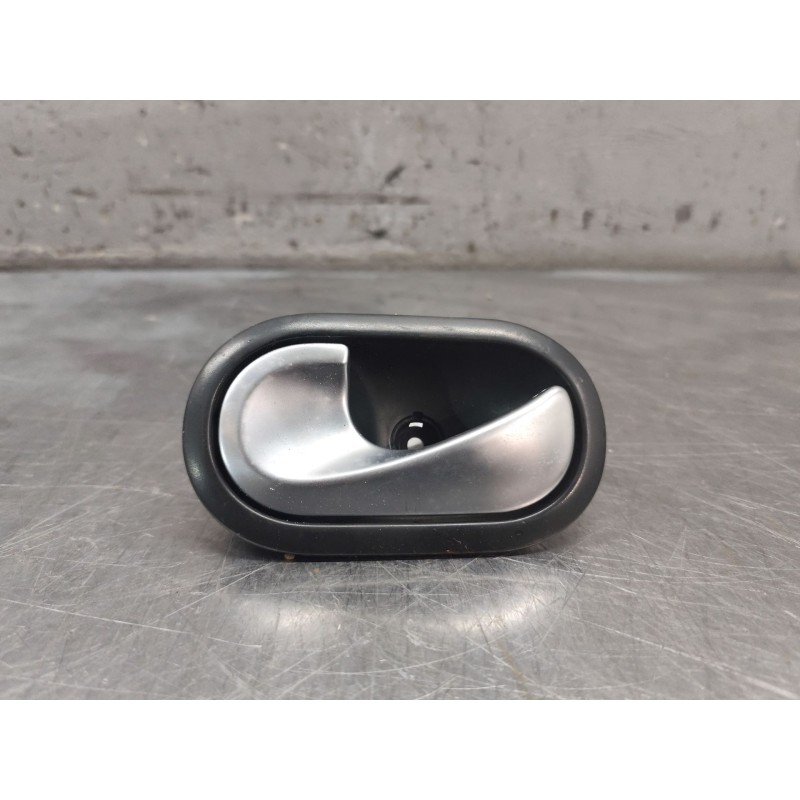 Recambio de maneta interior trasera izquierda para renault scenic ii grand confort dynamique referencia OEM IAM 5005400006  