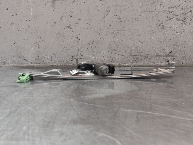 Recambio de elevalunas delantero izquierdo para renault scenic ii grand confort dynamique referencia OEM IAM 067527  