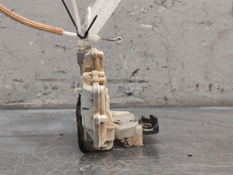 Recambio de cerradura puerta delantera derecha para audi a3 (8p1) 2.0 tdi 16v referencia OEM IAM 4f1837016  