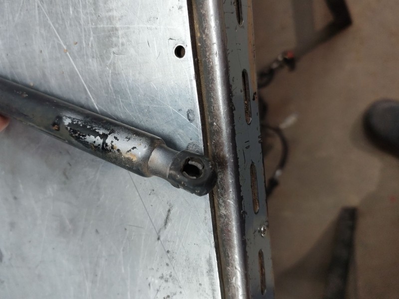 Recambio de amortiguadores maletero / porton para volkswagen touran (1t3) 1.6 tdi referencia OEM IAM 1T0827550  