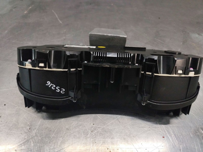 Recambio de cuadro instrumentos para audi a4 ber. (b8) básico referencia OEM IAM 8K0920900  