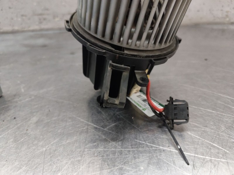 Recambio de ventilador calefaccion para audi a4 ber. (b8) básico referencia OEM IAM 8K1820021  