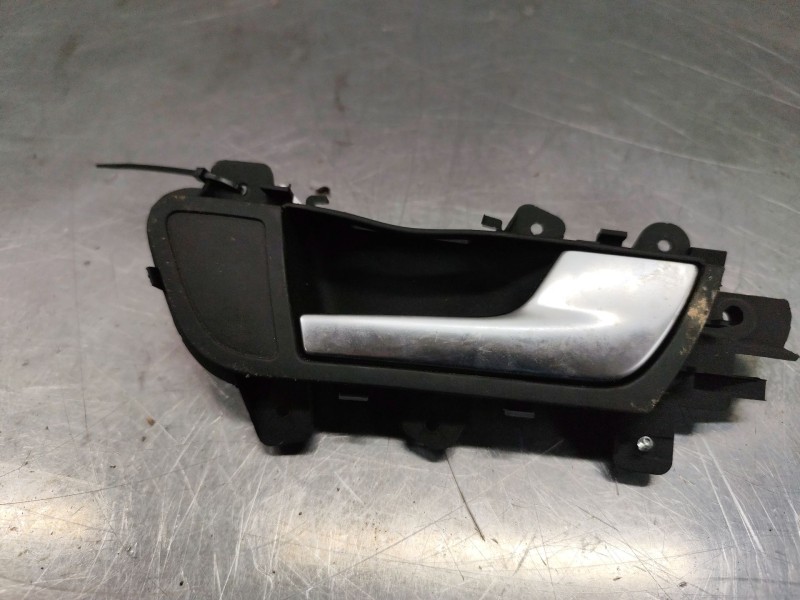 Recambio de maneta interior delantera derecha para audi a4 ber. (b8) básico referencia OEM IAM 8K0837020  