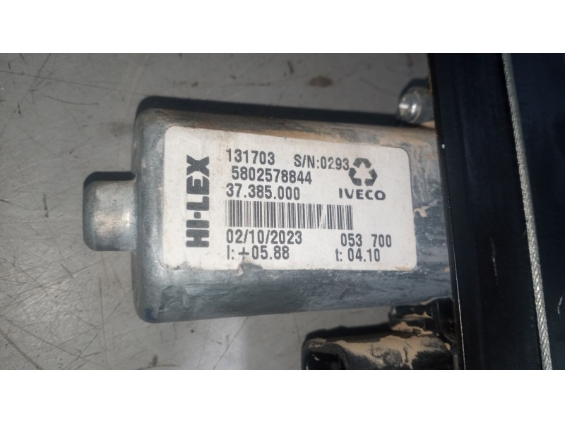 Recambio de elevalunas delantero derecho para iveco daily vi furgoneta 33s16, 35s16, 35c16, 40c16, 50c16 referencia OEM IAM   