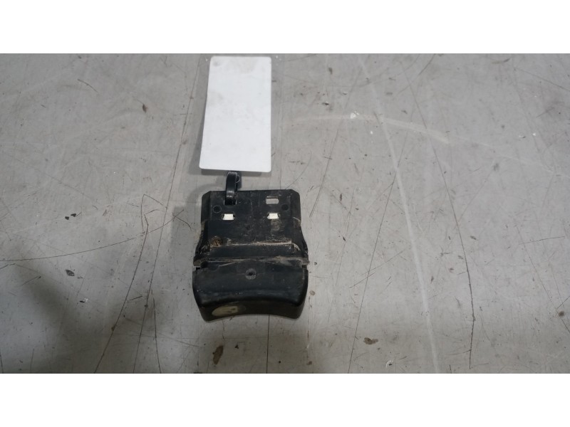 Recambio de mando elevalunas delantero derecho para renault midlum 6.2 diesel referencia OEM IAM   