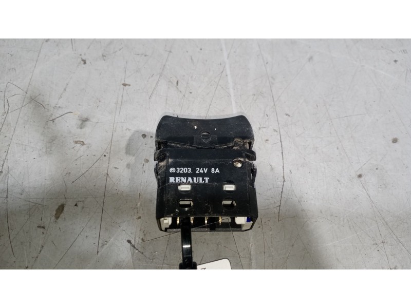 Recambio de mando elevalunas delantero derecho para renault midlum 6.2 diesel referencia OEM IAM   