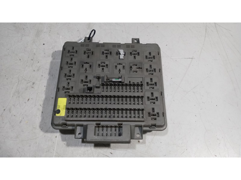Recambio de caja reles / fusibles para daf serie lf45 desde 01 5.9 diesel referencia OEM IAM 7420792050  