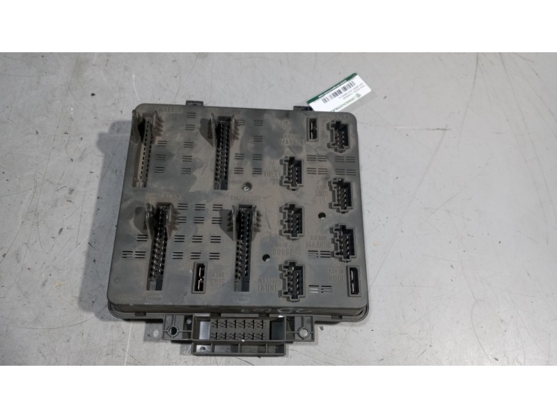 Recambio de caja reles / fusibles para daf serie lf45 desde 01 5.9 diesel referencia OEM IAM 7420792050  