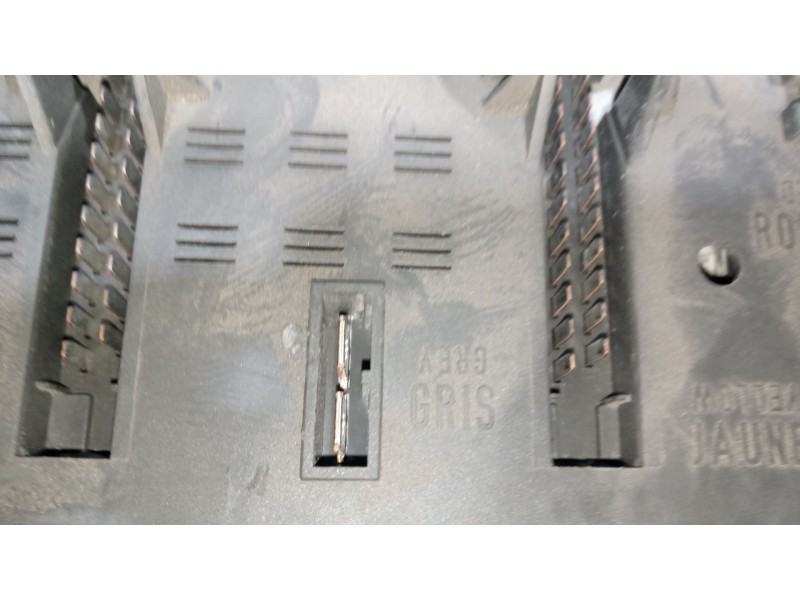 Recambio de caja reles / fusibles para daf serie lf45 desde 01 5.9 diesel referencia OEM IAM 7420792050  