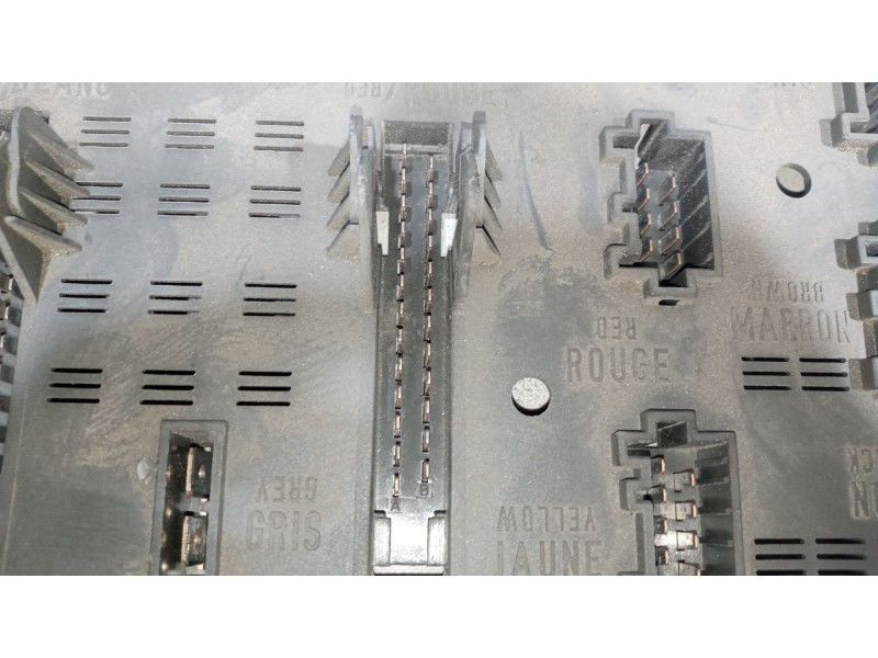 Recambio de caja reles / fusibles para daf serie lf45 desde 01 5.9 diesel referencia OEM IAM 7420792050  