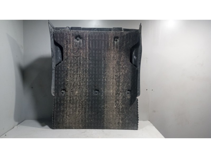 Recambio de guardabarros trasero izquierdo para volvo fh xxx 12.8 diesel referencia OEM IAM   