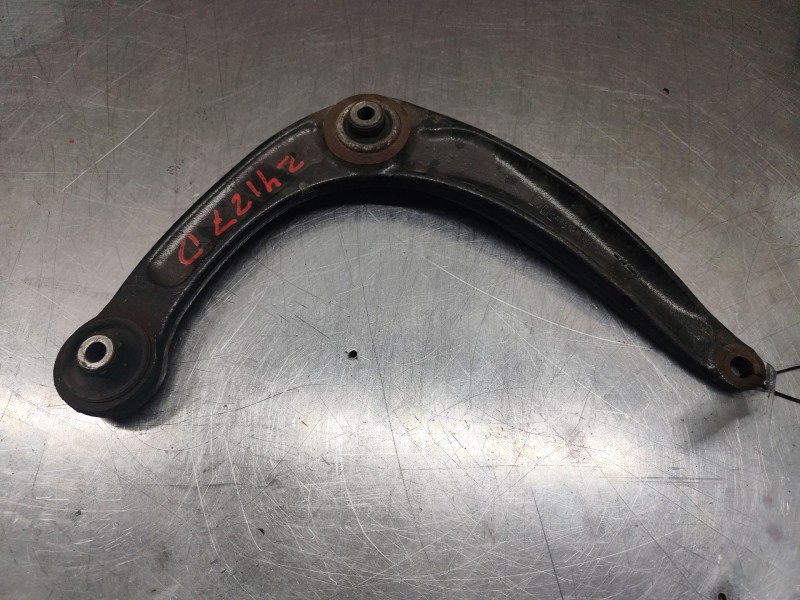 Recambio de brazo suspension inferior delantero derecho para peugeot 308 1.6 16v referencia OEM IAM   