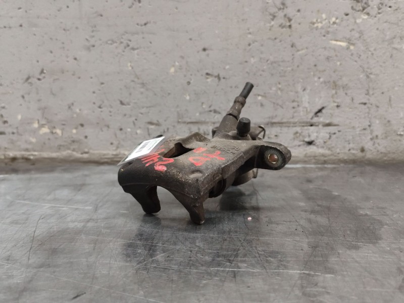 Recambio de pinza freno trasera derecha para ford mondeo berlina (ge) ambiente referencia OEM IAM D0204  