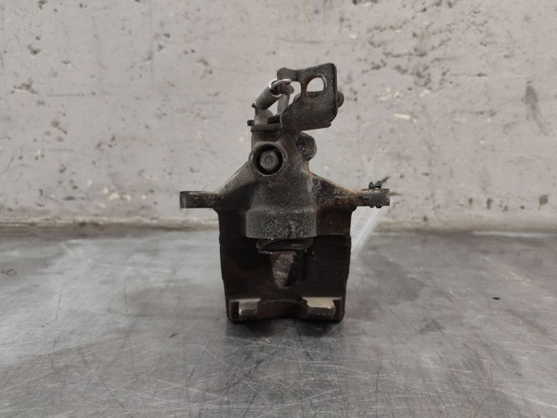 Recambio de pinza freno trasera derecha para ford mondeo berlina (ge) ambiente referencia OEM IAM D0204  