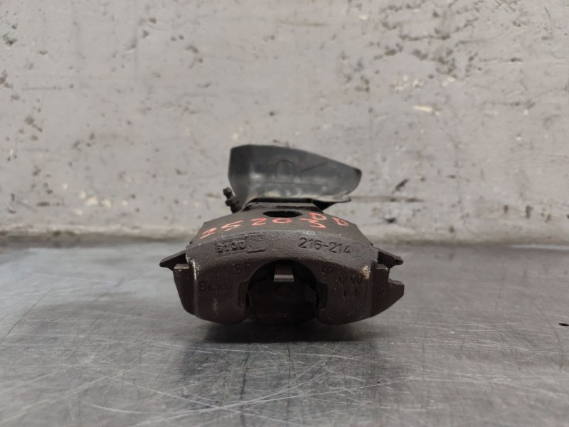 Recambio de pinza freno delantera derecha para volkswagen polo berlina (6n1) básico referencia OEM IAM 216214  