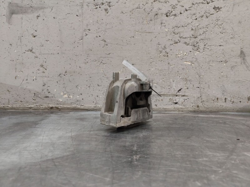 Recambio de soporte motor derecho para volkswagen golf vi (5k1) 2.0 tdi referencia OEM IAM 1K0199262CN  