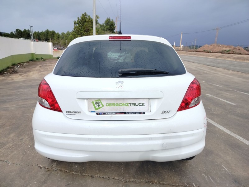 peugeot 207 del año 2010