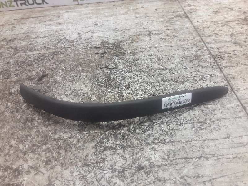 Recambio de molduras traseras para nissan almera tino (v10m) básico referencia OEM IAM 87075BU3 IZQUIERDA 