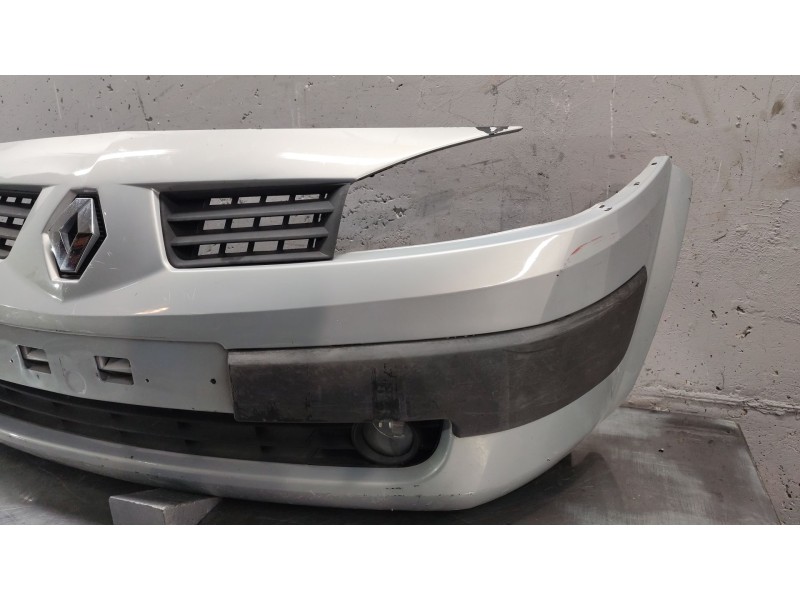 Recambio de paragolpes delantero para renault megane ii classic berlina confort authentique referencia OEM IAM   
