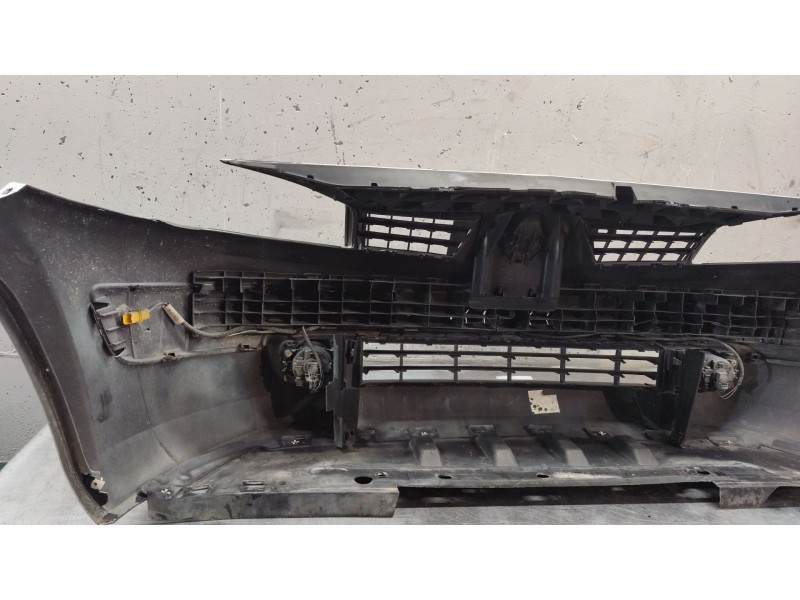 Recambio de paragolpes delantero para renault megane ii classic berlina confort authentique referencia OEM IAM   