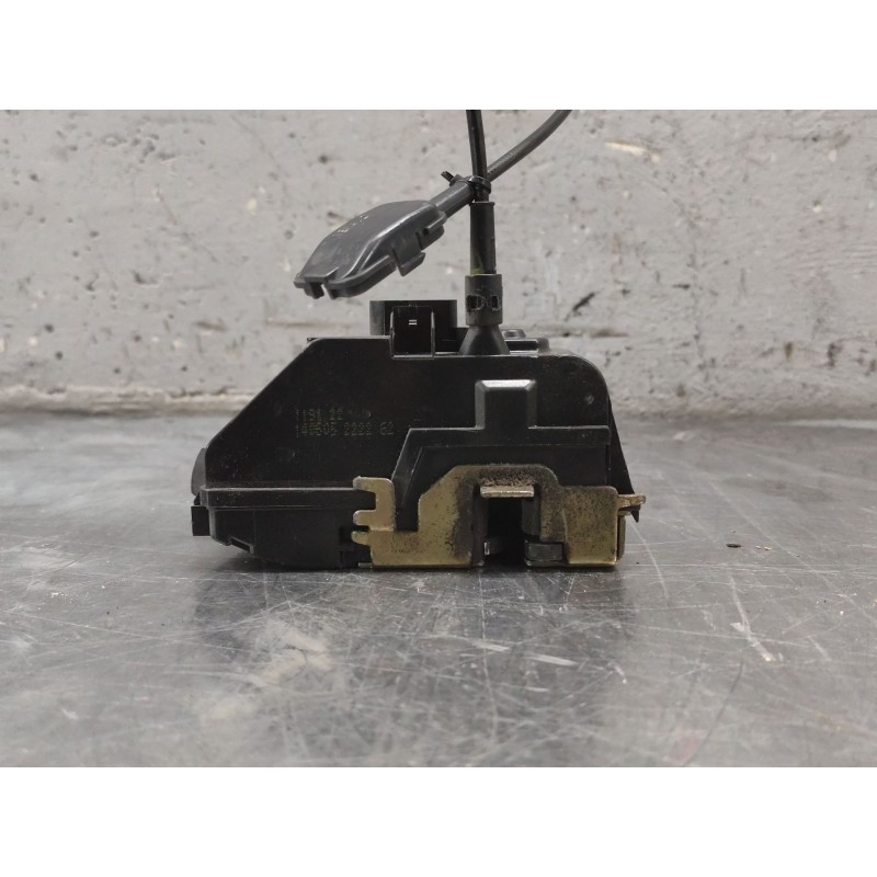 Recambio de cerradura puerta delantera izquierda para renault scenic ii grand confort dynamique referencia OEM IAM 119122 140605