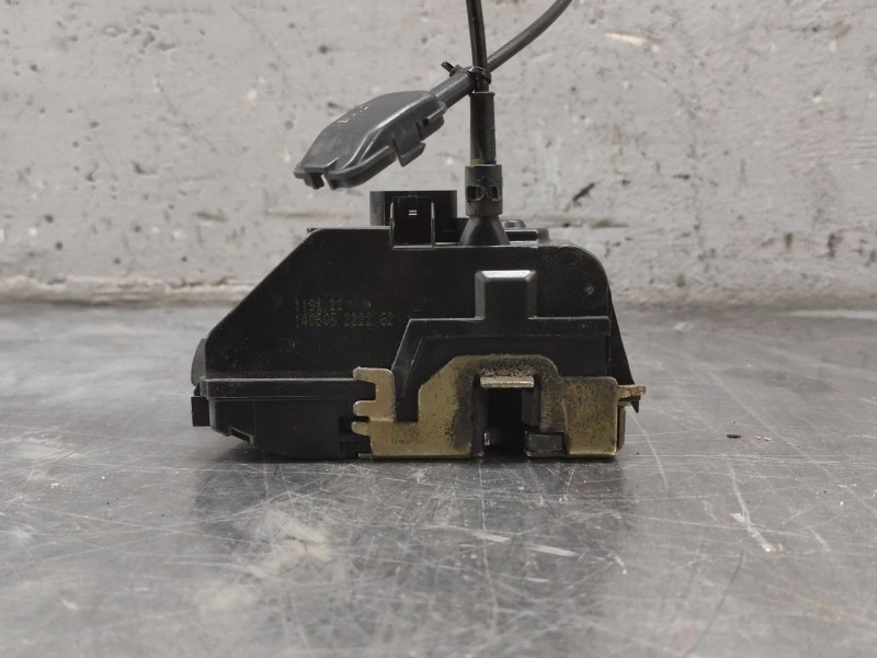 Recambio de cerradura puerta delantera izquierda para renault scenic ii grand confort dynamique referencia OEM IAM 119122 140605