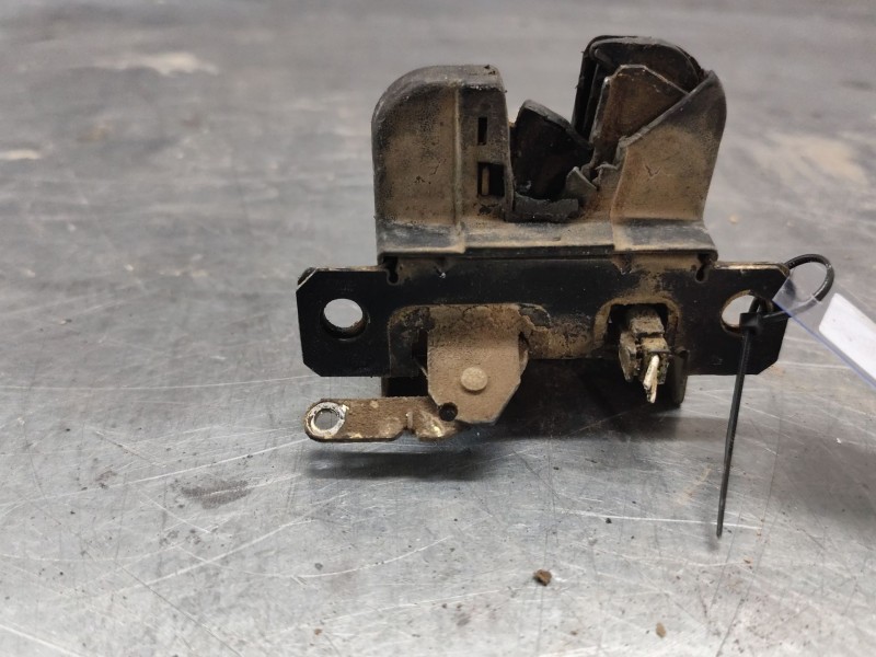 Recambio de cerradura maletero / porton para volkswagen caddy ka/kb (2k) 2.0 sdi referencia OEM IAM 2k0827505  