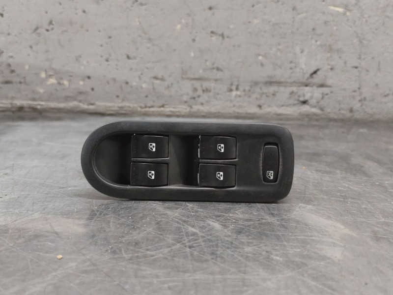 Recambio de mando elevalunas delantero izquierdo para renault scenic ii grand confort dynamique referencia OEM IAM 156018070C 02