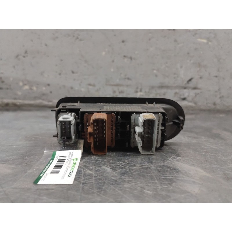 Recambio de mando elevalunas delantero izquierdo para renault scenic ii grand confort dynamique referencia OEM IAM 156018070C 02