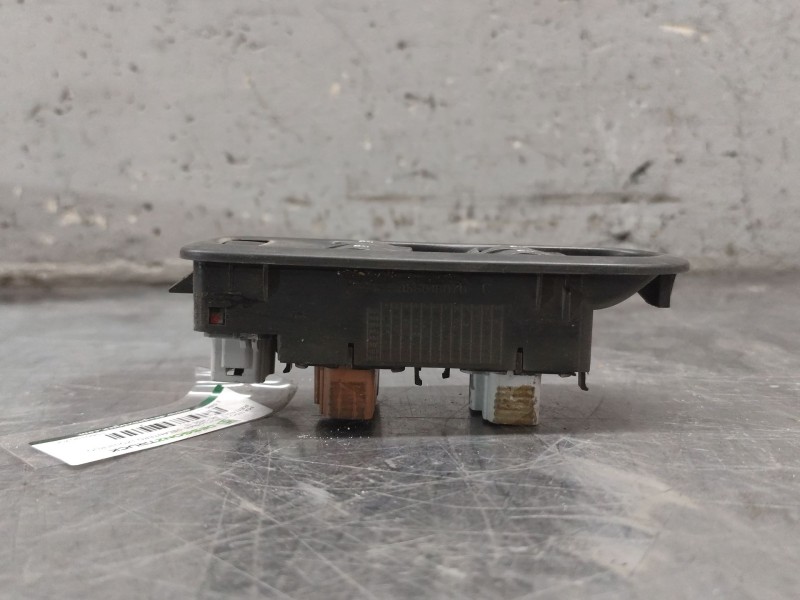 Recambio de mando elevalunas delantero izquierdo para renault scenic ii grand confort dynamique referencia OEM IAM 156018070C 02