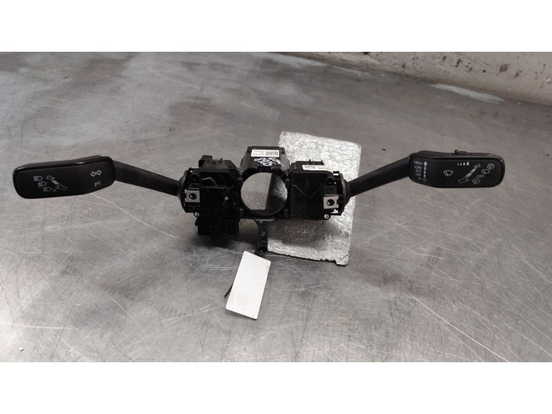 Recambio de mando multifuncion para seat arona (kj7, kjp) 1.0 tsi referencia OEM IAM 2Q0953521S  