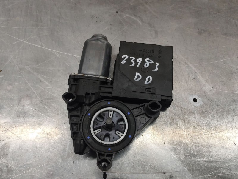 Recambio de motor elevalunas delantero derecho para volkswagen touran (1t3) 1.6 tdi referencia OEM IAM 1T0959702R  