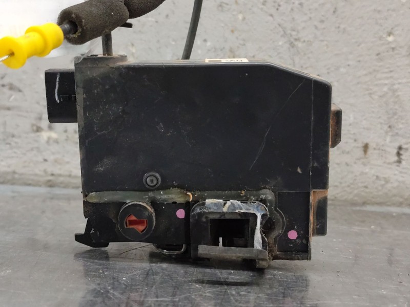 Recambio de cerradura puerta trasera derecha para peugeot 308 active referencia OEM IAM 9826110980  