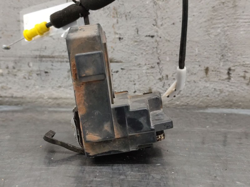 Recambio de cerradura puerta trasera derecha para peugeot 308 active referencia OEM IAM 9826110980  