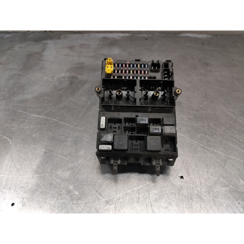 Recambio de caja reles / fusibles para jeep gr.cherokee (wj/wg) 3.1 td laredo referencia OEM IAM P56038406AJ  