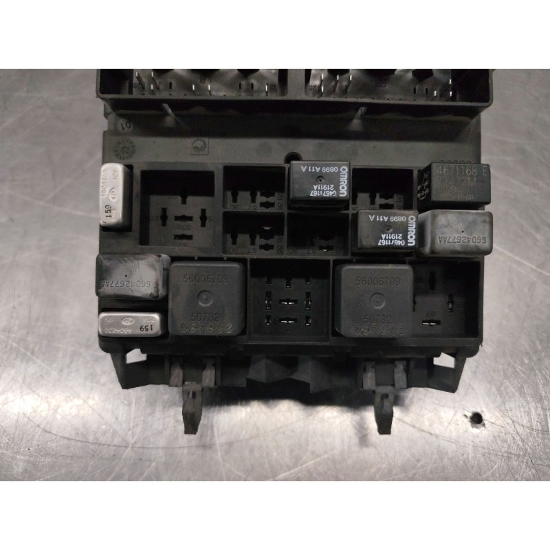 Recambio de caja reles / fusibles para jeep gr.cherokee (wj/wg) 3.1 td laredo referencia OEM IAM P56038406AJ  