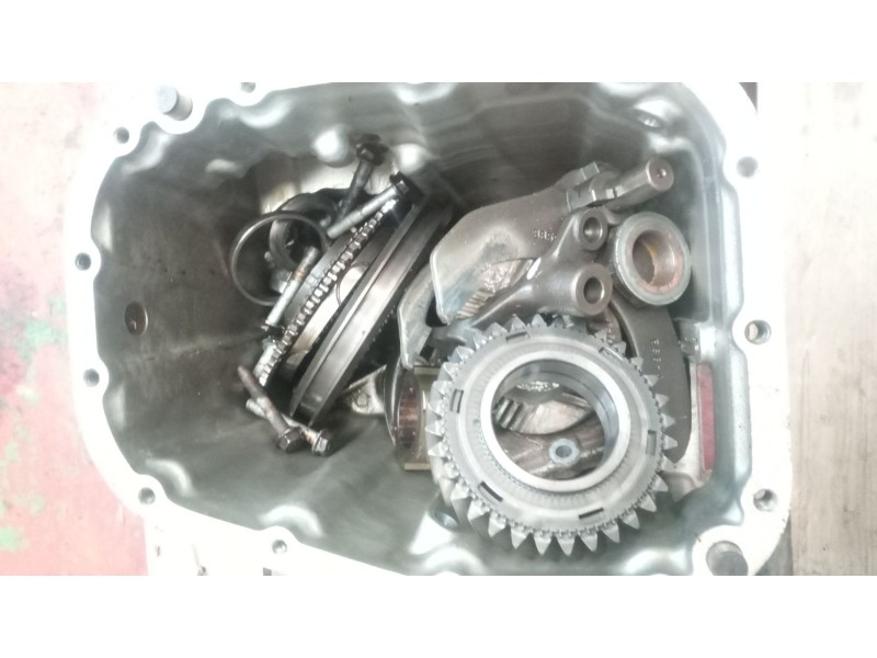 Recambio de despiece caja cambios para iveco eurocargo 05.03  3.9 diesel referencia OEM IAM 2855607P94 8859159 1582080