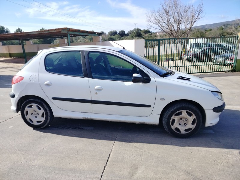 peugeot 206 berlina del año 2003