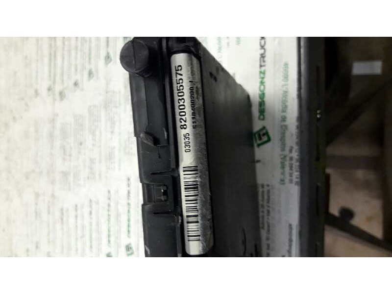 Recambio de caja reles / fusibles para renault megane ii berlina 5p authentique referencia OEM IAM 8200305575  