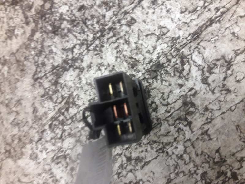 Recambio de boton antiniebla trasero para nissan serena (c23m) 1.6 invitation referencia OEM IAM  6 PINS 