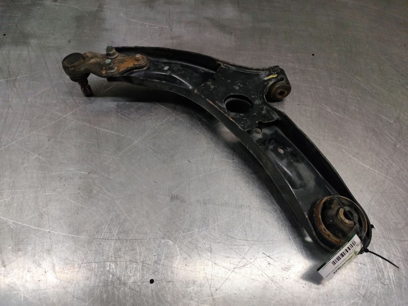 Recambio de brazo suspension inferior delantero derecho para hyundai i30 (gd) 1.6 crdi referencia OEM IAM 4501A2600  