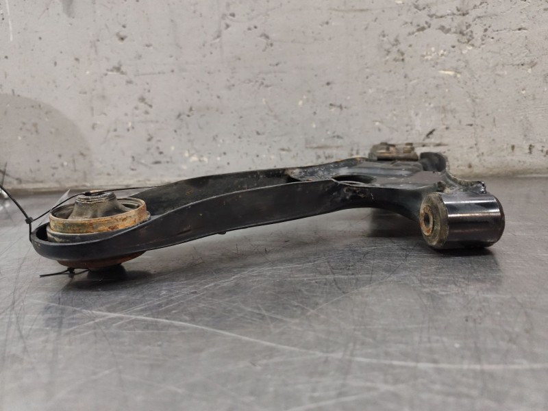 Recambio de brazo suspension inferior delantero derecho para hyundai i30 (gd) 1.6 crdi referencia OEM IAM 4501A2600  